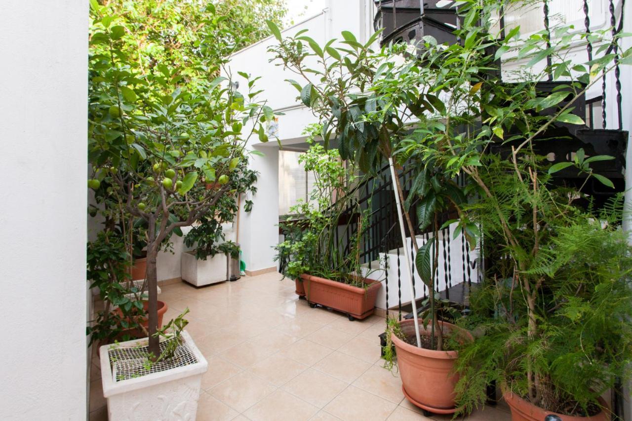 Psyri Neoclassical House Yard Free Parking เอเธนส์ ภายนอก รูปภาพ